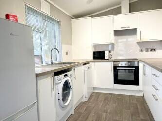 NOTTINGHAMSHIRE - THREE BEDROOM LODGE WITH DEDICATED PARKING NOTTINGHAMSHIRE - THREE BEDROOM LODGE WITH DEDICATED PARKING