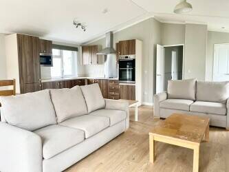 NOTTINGHAMSHIRE - THREE BEDROOM LODGE WITH PARKING FOR 3 CARS NOTTINGHAMSHIRE - THREE BEDROOM LODGE WITH PARKING FOR 3 CARS