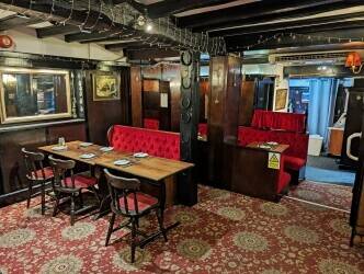 WARWICKSHIRE – WELL-ESTABLISHED CARVERY RESTAURANT IN HISTORIC AND SOUGHT-AFTER VILLAGE