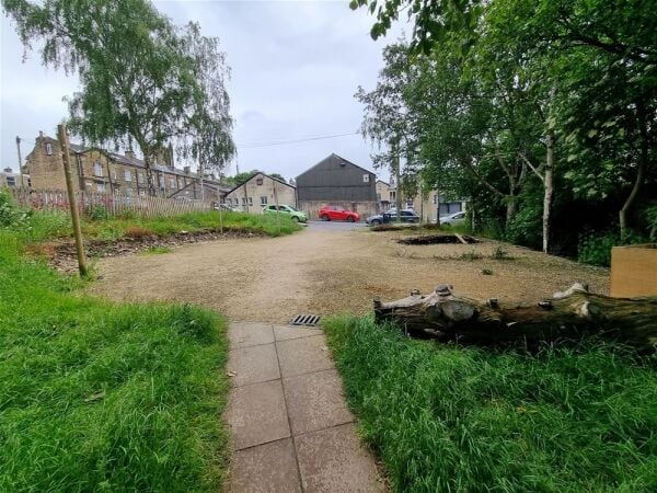 Vacant Unit For Sale in Shipley Vacant Unit For Sale in Shipley