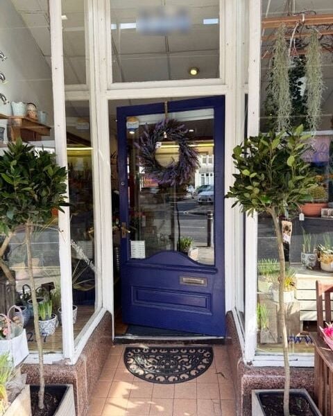 Very Profitable Retail Florist With Exceptionally Low Rent for Sale Very Profitable Retail Florist With Exceptionally Low Rent for Sale