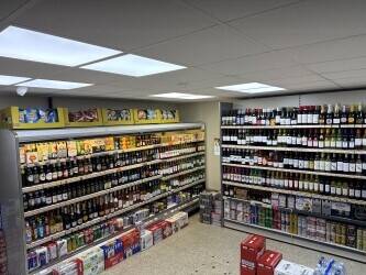 Off Licence Market for Sale – Essex with 2-bedroom flat Off Licence Market for Sale – Essex with 2-bedroom flat