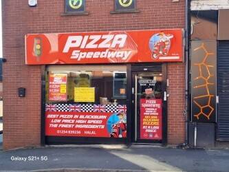 A5 Pizza takeaway with walk in fridge ready to go