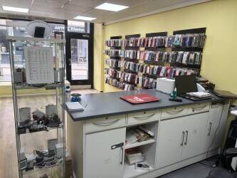 Mobile phone repair shop
