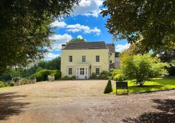 High Performing Large Country House Holiday Let