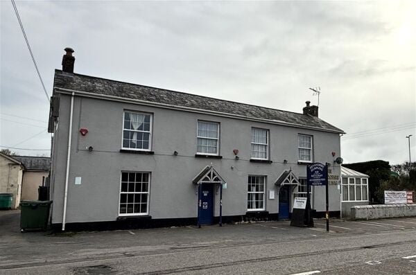 Versatile property offering a ready-made B&B / restaurant trade For Sale in Crediton