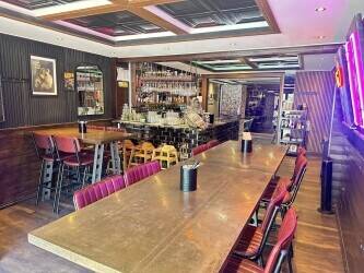 INCREDIBLE Restaurant space with huge 4 bedroom flat ACCOMMODATION included in Isleworth London