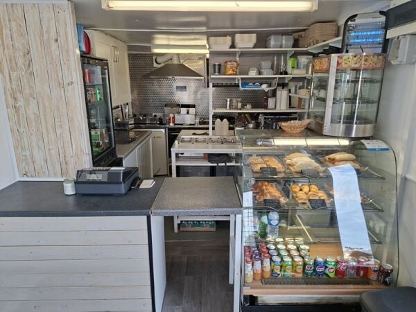Flame-Grilled Favourite – Established Snack Bar with Freehold Cabin