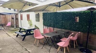 EXTENSIVELY REFURBISHED COFFEE SHOP/CAFÉ FOR SALE IN MUSWELL HILL, LONDON