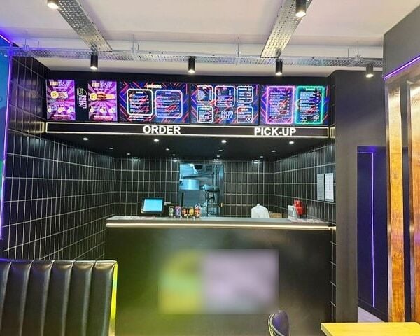 Fast Food Restaurant Renowned For Smash Burgers, Wings And Buritos for Sale Fast Food Restaurant Renowned For Smash Burgers, Wings And Buritos for Sale