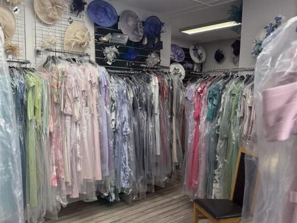 Clothing & Accessories For Sale in Barnsley Clothing & Accessories For Sale in Barnsley