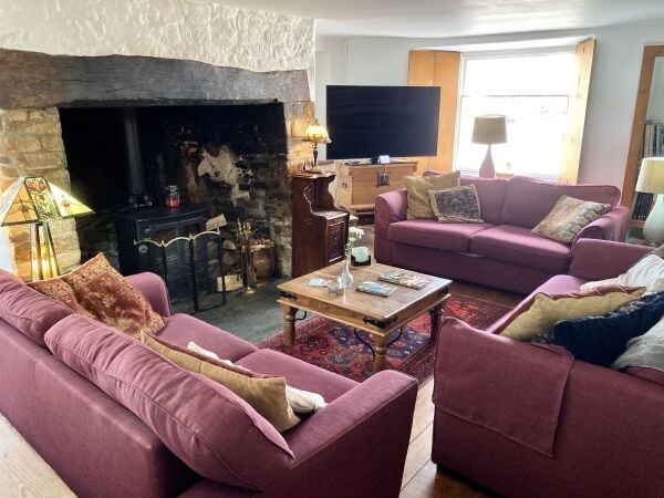 VERSATILE GUEST HOUSE offering WRITING RETREATS