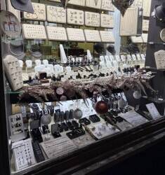 INDEPENDENT JEWELLERS & GOLDSMITHS – FOR SALE – AFFLUENT ESSEX TOWN
