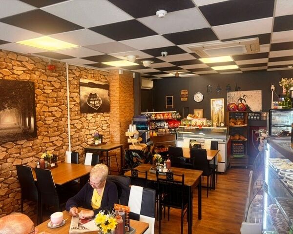 Immaculate, Modern, Sandwich Bar, E Class a1 Use for Sale