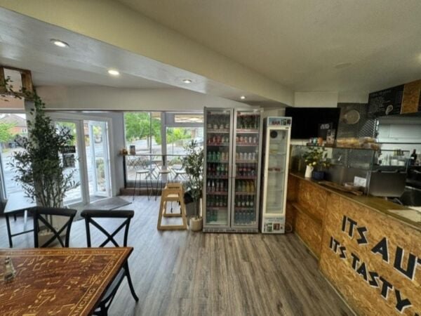 Leasehold Greek Takeaway & Restaurant Located In Rugby