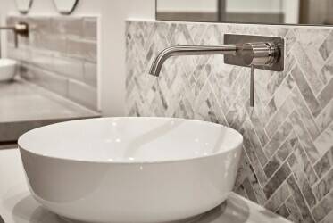 LONG-ESTABLISHED TILE & BATHROOM RETAIL BUSINESS