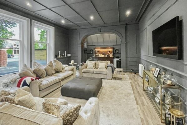 Magnificent Family Home with Self-Contained Airbnb/Residential Letting Accommodation