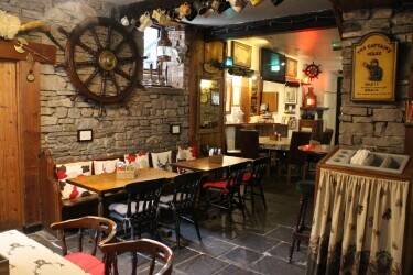 BRECON BEACONS - USK VALLEY CANALSIDE PUB WITH EXCELLENT ACCOMMODATION BRECON BEACONS - USK VALLEY CANALSIDE PUB WITH EXCELLENT ACCOMMODATION