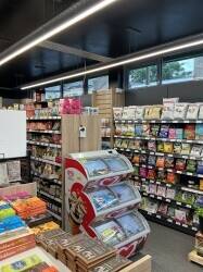 Whole foods / off licence in Clapham