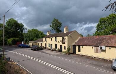 MONMOUTHSHIRE (NEAR CHEPSTOW) - CHARACTER VILLAGE FREEHOUSE