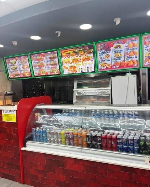 Chicken Shop With Adjoining, Ready To Open, Off Licence for Sale Chicken Shop With Adjoining, Ready To Open, Off Licence for Sale