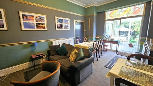 Retirement Sale of 11 Bedroom Home & Income B&B Well Located Between Shopping Thoroughfare and Pier