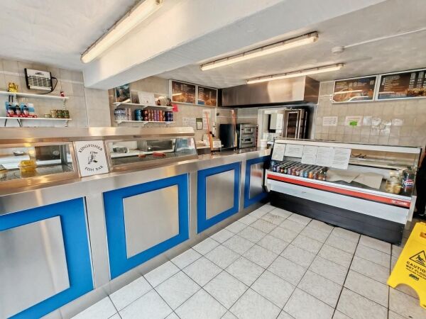 FREEHOLD TAKEAWAY WITH 3-BED ACCOMMODATION & DEVELOPMENT POTENTIAL FREEHOLD TAKEAWAY WITH 3-BED ACCOMMODATION & DEVELOPMENT POTENTIAL