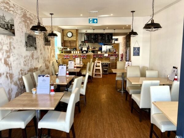 DAYTIME CAFÉ/COFFEE SHOP DAYTIME CAFÉ/COFFEE SHOP