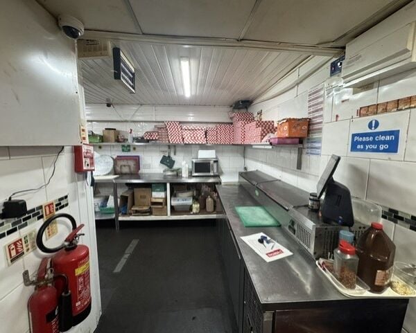 Leasehold Fish & Chip & Pizza Takeaway Located In Wolverhampton