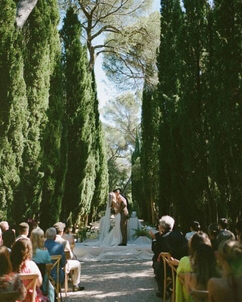 INTERNATIONAL LUXURY WEDDING DESIGNER INTERNATIONAL LUXURY WEDDING DESIGNER