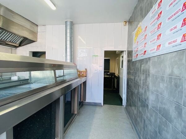Freehold Fish & Chip Takeaway & Restaurant Located In Worksop, Nottinghamshire