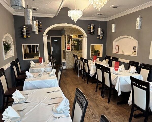 Licensed Indian Resturant And Takeaway With Flat for Sale Licensed Indian Resturant And Takeaway With Flat for Sale