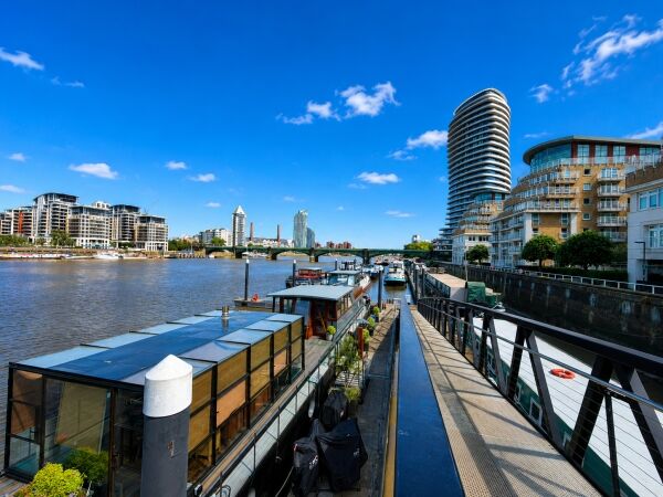 PRIME LONDON WATERFRONT INVESTMENT PRIME LONDON WATERFRONT INVESTMENT