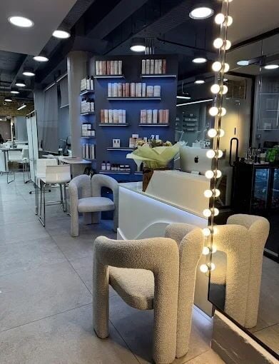 Immaculate Hair & Beauty Salon for Sale Immaculate Hair & Beauty Salon for Sale