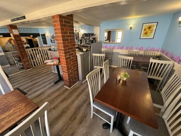 Busy Coffee Shop/Eatery & Roastery - Leasehold Business Busy Coffee Shop/Eatery & Roastery - Leasehold Business