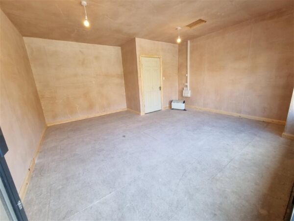 Vacant Unit For Sale in Brighouse Vacant Unit For Sale in Brighouse