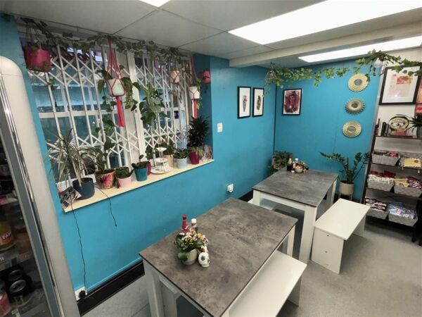 Vacant Unit For Sale in Leeds Vacant Unit For Sale in Leeds