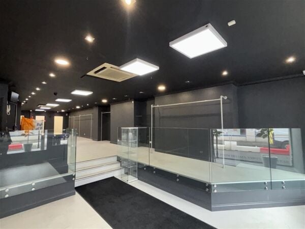 Vacant Unit For Sale in Brighouse