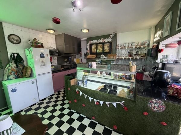 Cafe & Sandwich Bars For Sale in Leeds Cafe & Sandwich Bars For Sale in Leeds