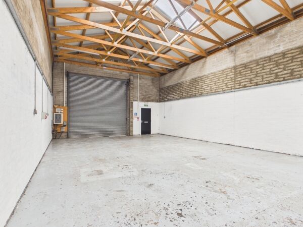 Three-Phase Powered Elgin Industrial Unit Available To Lease