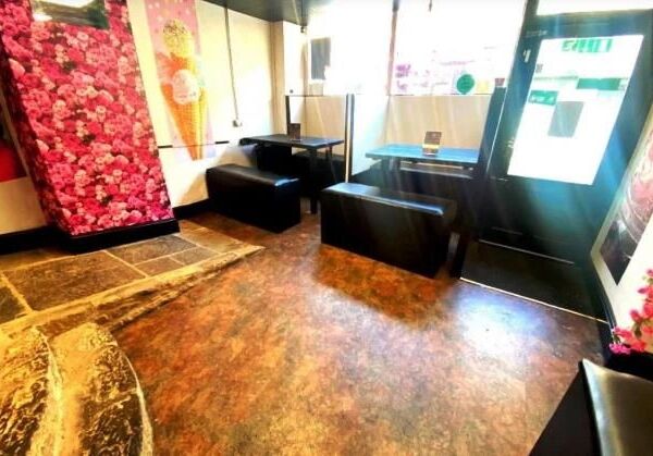 Prestigious Takeaway & Dessert Bar with Premises Licence for Sale