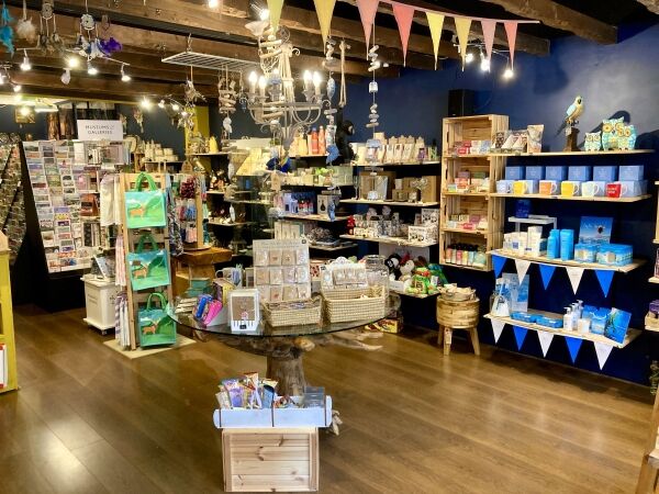 AWARD WINNING GIFTS & GREETING CARDS OUTLET