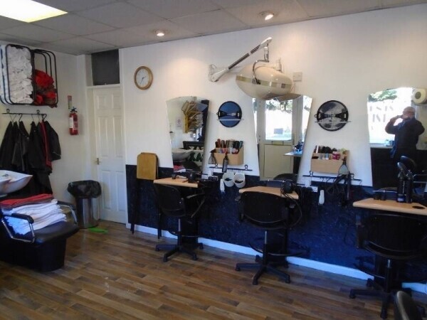 Established Family Friendly Hair Salon Photo 3