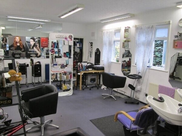 Prime Position Hair Salon with Accommodation Photo 3