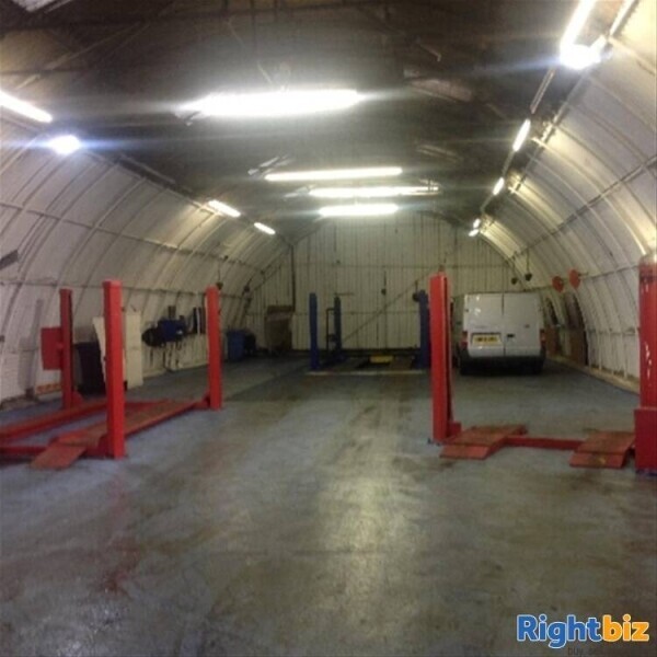 GARAGE & MOT STATION - Glasgow Photo 3