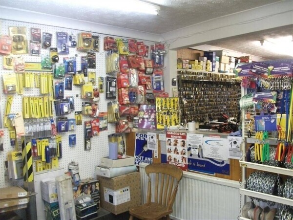 TOWN CENTRE LOCKSMITHS FOR SALE IN CAMBRIDGESHIRE Photo 3