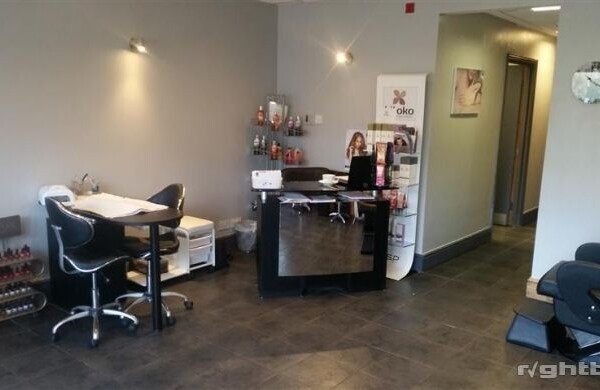 HAIR AND BEAUTY SALON Photo 3