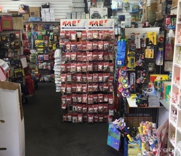 POPULAR DISCOUNT STORE FOR SALE IN CROMER TOWN CENTRE Photo 3