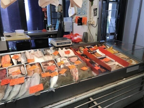 HIGHLY PROFITABLE TRADITIONAL FISHMONGER & SEAFOOD MERCHANT FOR SALE IN GLOUCESTER CITY CENTRE Photo 3