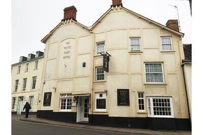 Imposing 3 storey hotel and public house for Sale Photo 3